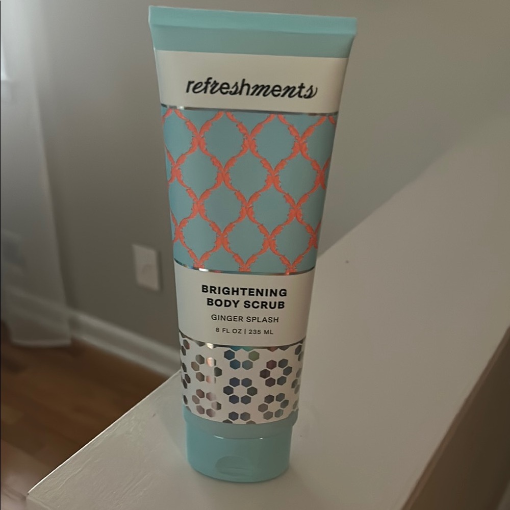 New sealed Refreshments brightening body scrub 8fl oz